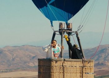 Aminé Performs “Woodlawn” & “Burden” On ‘Jimmy Kimmel Live!’
