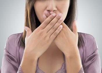 The girl I’m talking to has a case of halitosis