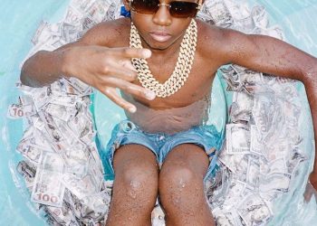 Pop Smoke – “Aim For The Moon” f. Quavo (Video)