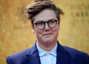 People Come to Hannah Gadsby’s Defense After Dave Chappelle Takes Shot