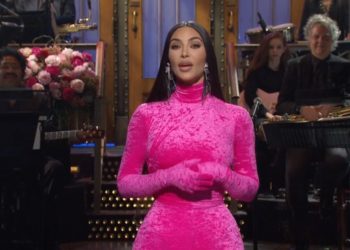Watch Kim Kardashian Joke About Sex Tape, Call Kanye ‘Best Rapper of All Time’ in ‘SNL’ Opening Monologue