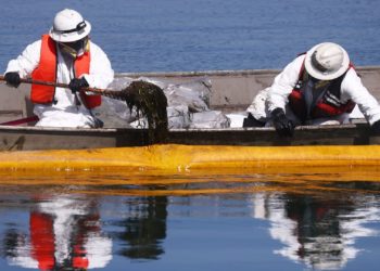 126,000 Gallon Southern California Oil Spill Threatens Wildlife, Closes Beaches