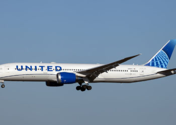 Unvaccinated Pilots Are Costing United Airlines $3 Million a Month in Paid Leave