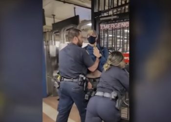 Mayor Bill de Blasio Voices Concern Over Video of Unmasked Officers Removing Masked Commuter From Subway