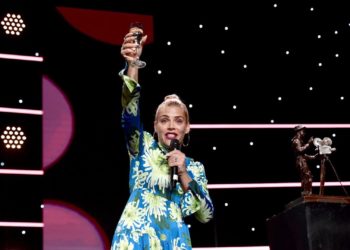 Busy Philipps Rips Into Chris Pratt Over Controversial Instagram Post Involving His Wife