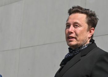 Elon Musk Polls His Twitter Followers to See If He Should Sell $25 Billion of Tesla Stock