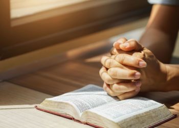 Woman Arrested and Charged With Battery for Allegedly Biting Family Member Who Wouldn’t Pray With Her