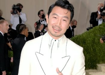 Simu Liu Talks How He Landed ‘Shang-Chi’ Role During ‘SNL’ Monologue