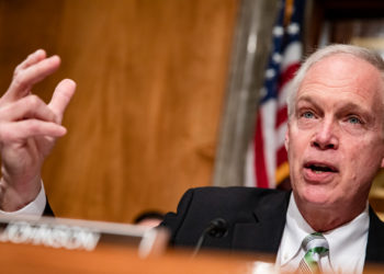 Republican Senator Rebuked by Health Experts for Claiming Mouthwash Can Kill COVID-19