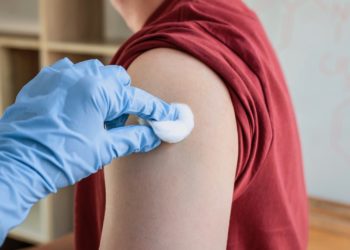 Man Attempts to Avoid COVID-19 Vaccine Shot and Still Get Certificate by Wearing Fake Arm