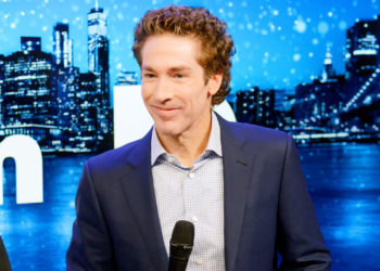 Plumber Finds Envelopes Filled With Cash and Checks Behind Toilet in Joel Osteen’s Houston Megachurch