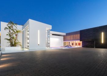 Bel Air Mansion That’s One of the World’s Biggest Homes Hitting Auction for Nearly $300 Million