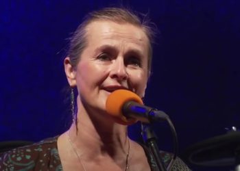 Czech Folk Singer Dead After Intentionally Contracting COVID-19, Son Says