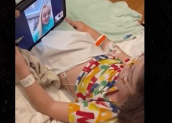 Watch JoJo Siwa Call 5-Year-Old Fan Before Cancer-Related Surgery