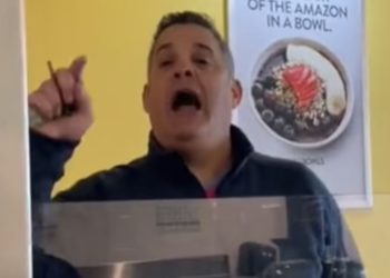 Man Apologizes After Arrest and Losing Job for Hurling Racist Insults at Employees of Smoothie Shop