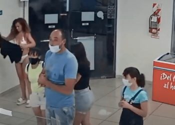Video Shows Woman Take Off Dress to Use as Mask in Ice Cream Shop