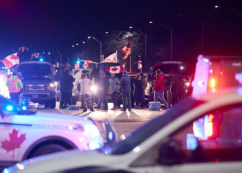 RCMP Arrest 11 People, Seize Weapons at Alberta Border Protest