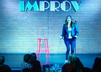 Comedian Heather McDonald Shares Video of Her Fainting Onstage and Fracturing Skull