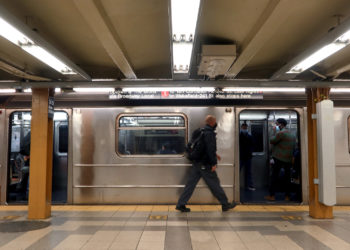 At Least 6 Stabbings Reported in NYC Subway Over Weekend