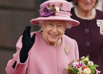 Queen Elizabeth II Tests Positive for COVID-19 With ‘Cold-Like Symptoms’