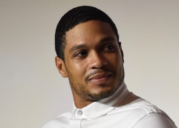 Ray Fisher Blasts Warner Bros. for ‘Racist and Discriminatory Practices’ After Black History Month Tweet