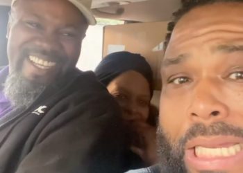 Anthony Anderson Shares Hilarious Video as He Hitches Ride With Strangers in NYC