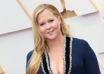 Oscars Co-Host Amy Schumer on ‘Disturbing’ Moment Will Smith Slapped Chris Rock: ‘Still Triggered and Traumatized’