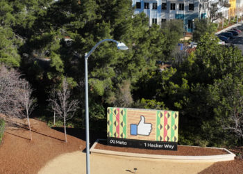 Facebook to Temporarily Allow Posts Calling for Violence Against ‘Russian Invaders’ Amid Ukraine War