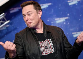 Elon Musk Knocks Netflix by Pinning Subscriber Loss on ‘Woke Mind Virus’ Making Streaming Service ‘Unwatchable’