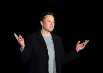 Elon Musk Tells AOC to ‘Stop Hitting on Me’ After Twitter Purchase