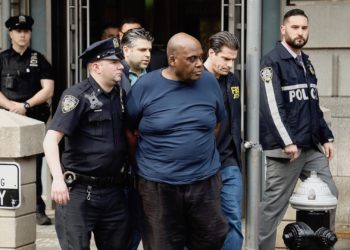 Pizzeria Worker Claims Suspected Subway Shooter Cried ‘Like a Little Baby’ Before Arrest