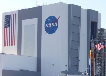 NASA Sending Nude Drawings of Humans to Space in Attempt to Contact Aliens