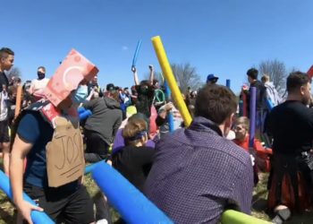 Hundreds of People Named Josh Once Again Gathered in Nebraska for Pool Noodle Fight to Select the No. 1 Josh