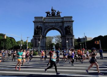 Runner Dies After Collapsing at Brooklyn Half Marathon Finish Line, Over a Dozen Others Hospitalized