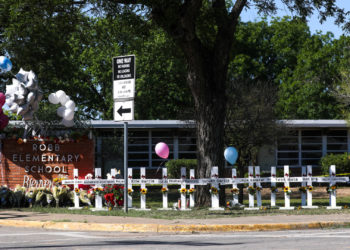 Texas Shooting Gunman Entered School ‘Unobstructed,’ Concerned Parent Was Reportedly Handcuffed