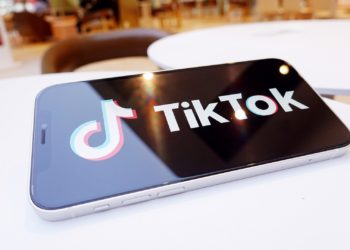 FCC Commissioner Urges Apple and Google to Pull TikTok From App Stores