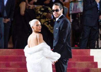 Pete Davidson Jokes About Kim’s Vagina in Surprise ‘Kardashians’ Cameo
