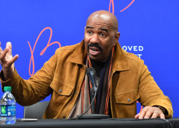 Steve Harvey Speaks on D.L. Hughley and Mo’Nique’s Contract Dispute Feud After Actress Called Him Out