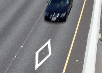 Texas Woman Who Got Ticket For Driving in HOV Lane Argues Unborn Child Should Count as Second Person
