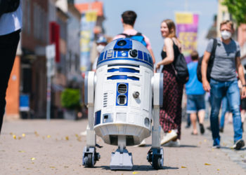 Florida Man Arrested After Posing as Disney World Employee and Stealing ‘Star Wars’ R2-D2 Replica