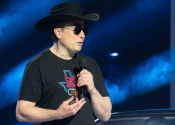 Elon Musk Addresses Claim He Had Affair With Wife of Google Co-Founder: ‘Total BS’