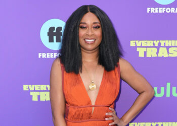 Phoebe Robinson Wants to Inspire People to Embrace the Mess Through Her New Show ‘Everything’s Trash’