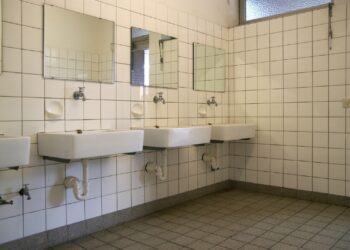 Nottingham Secondary School Criticised By Former Pupil After Placing CCTV In Bathrooms