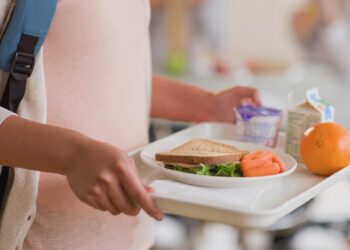 California to Provide Free Meals for all Public School Students