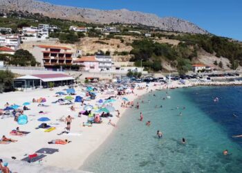 48-Year-Old UK Woman ‘Fighting For Life’ After Being Struck By Lightning In Croatia