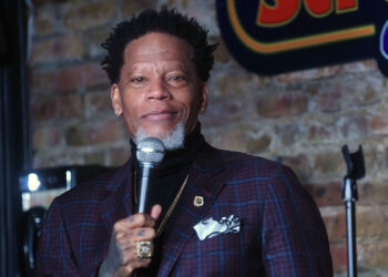D.L. Hughley Responds to Million-Dollar Boxing Match Challenge From Pastor Who Was Robbed During Service