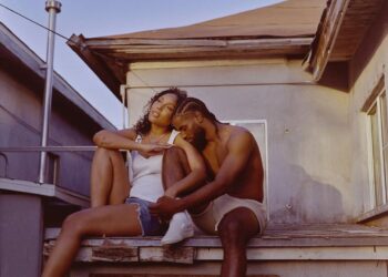 India Shawn Shares “CAUGHT IN THE MIDDLE” Video