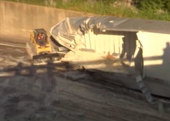 18-Wheeler Crashes, Dousing Interstate in Tennessee With Alfredo Sauce