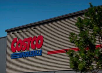 Costco Promises to Stick With $1.50 Hot Dog Deal Despite Inflation