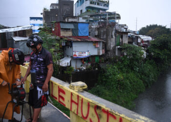 Thousands Evacuate Philippines as Typhoon Noru Hits Island
